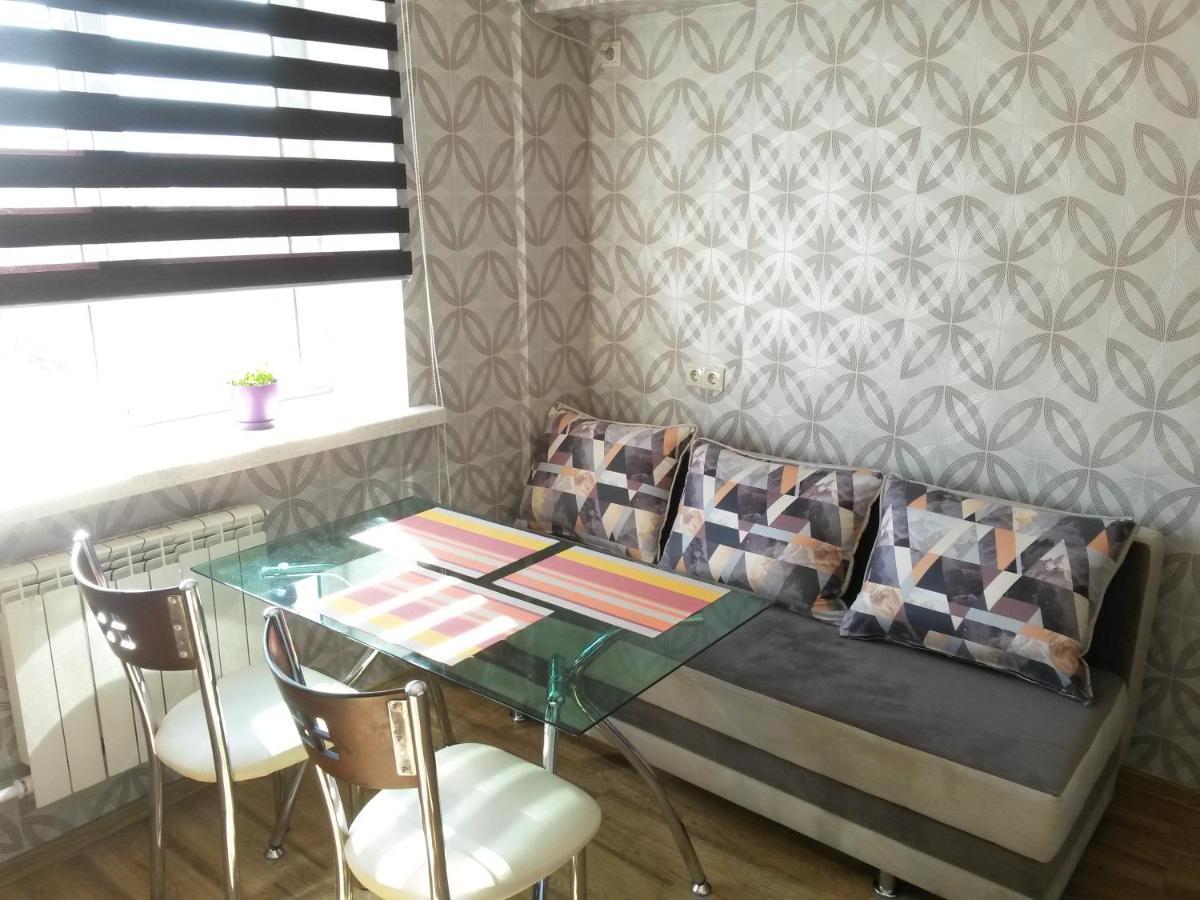 Картина горных вершин Квартира- Mountain view Apartment Алматы Экстерьер фото