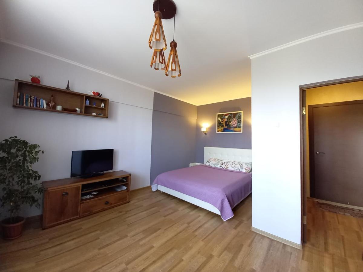 Картина горных вершин Квартира- Mountain view Apartment Алматы Экстерьер фото