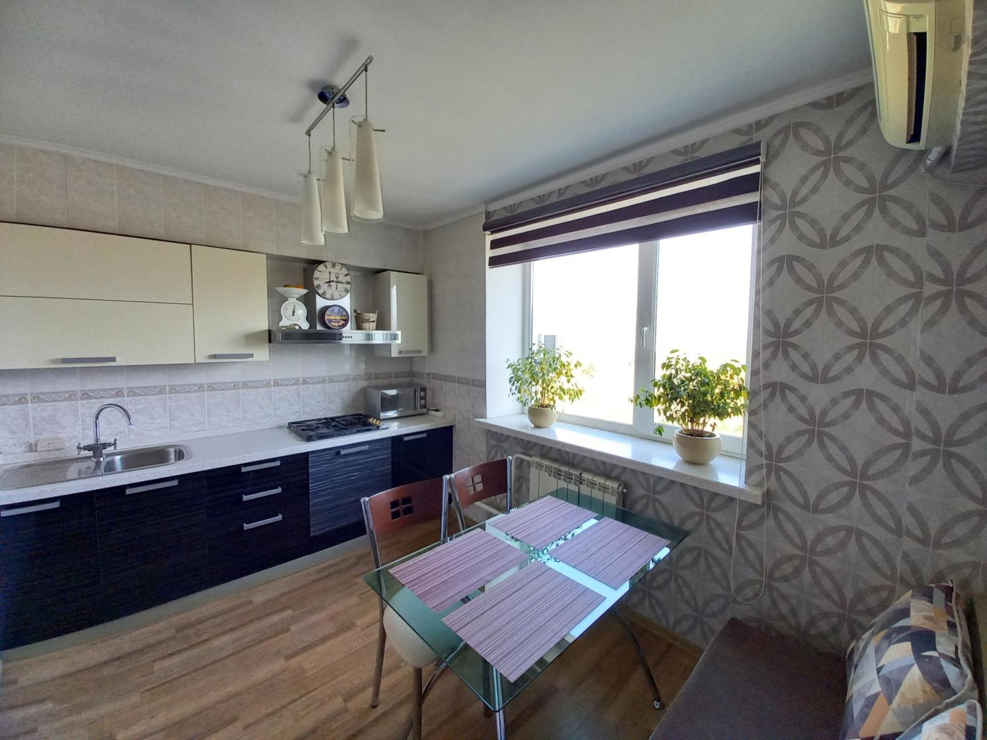 Картина горных вершин Квартира- Mountain view Apartment Алматы Экстерьер фото